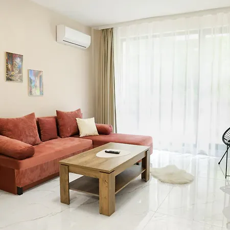 One Bed Symphony Daire Varna