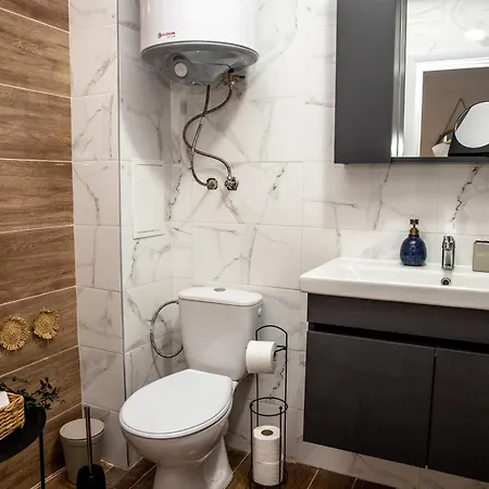 One Bed Symphony Daire Varna